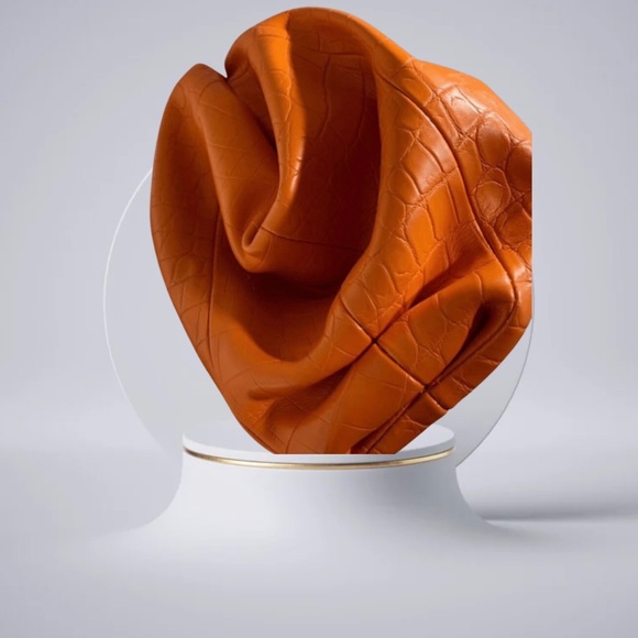 GOT MY ATTENTION CLOUD POUCH - Picture 3 of 7